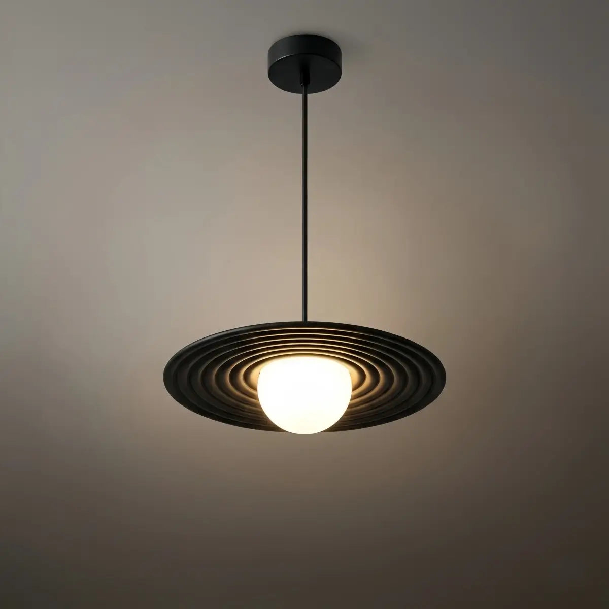 Arcato Modern Black/White Pendant Light